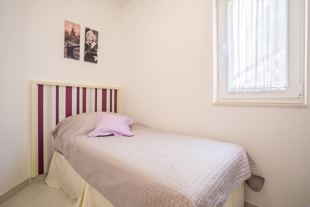 Apartments Oleandar Rogoznica  Pokoj fotografie
